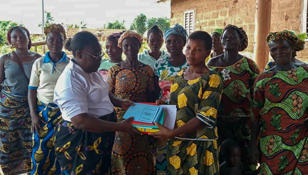 Remise de documents de travail à la mutuelle de solidarité (MUSO) d’Atouhonou