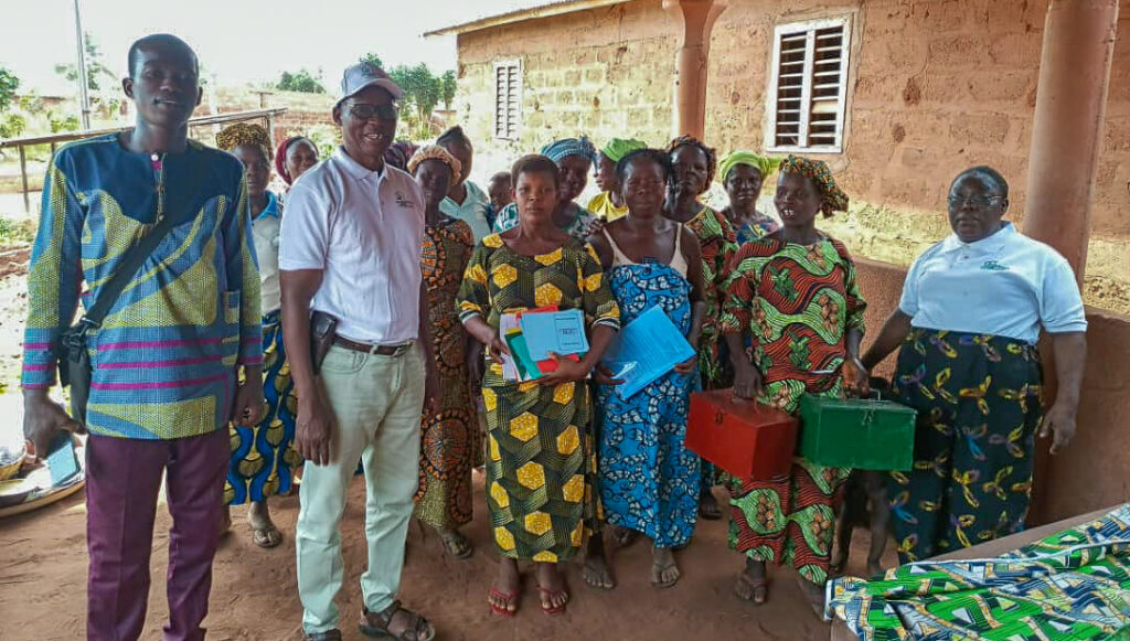 Remise de documents de travail à la mutuelle de solidarité (MUSO) d’Atouhonou